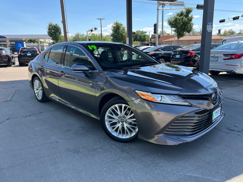 2019 Toyota Camry Image 3