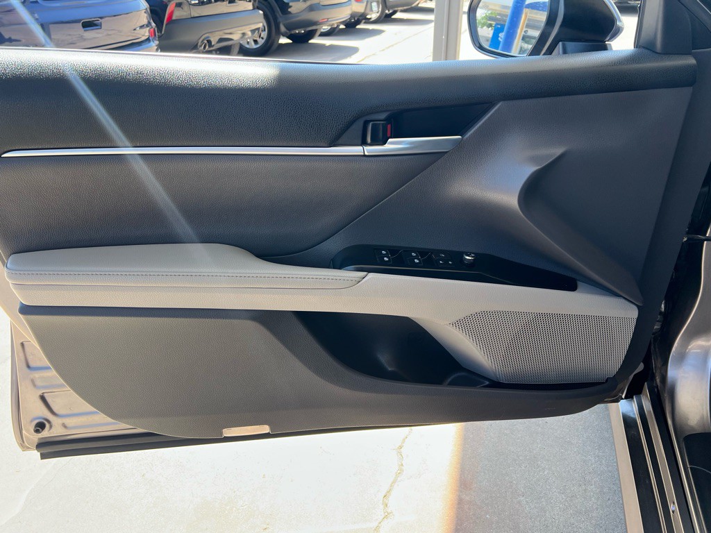 2019 Toyota Camry Image 10