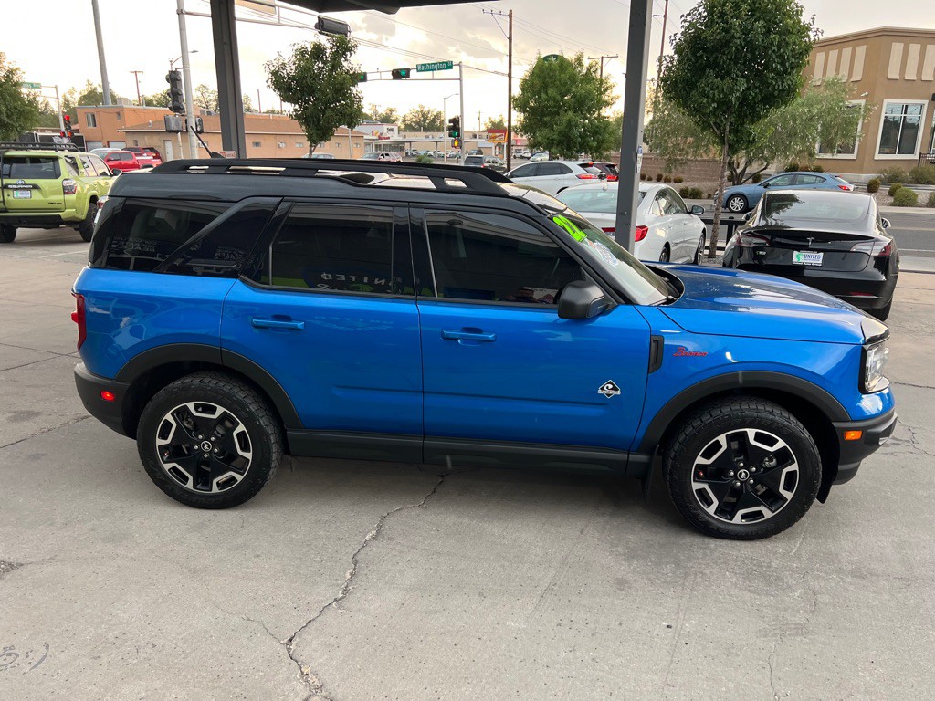 2022 Ford Bronco Image 4