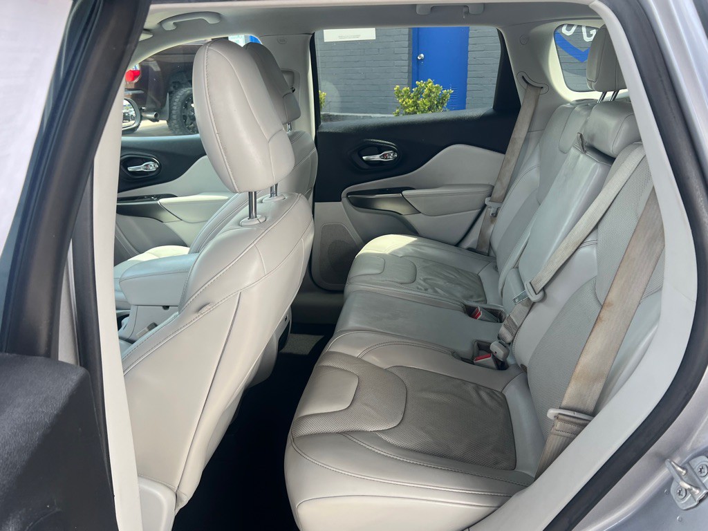 2020 Jeep Cherokee Image 13
