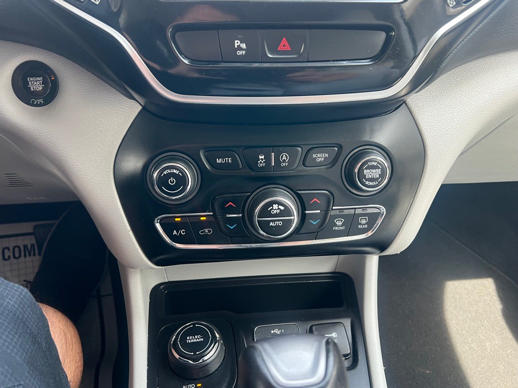 2020 Jeep Cherokee Image 16