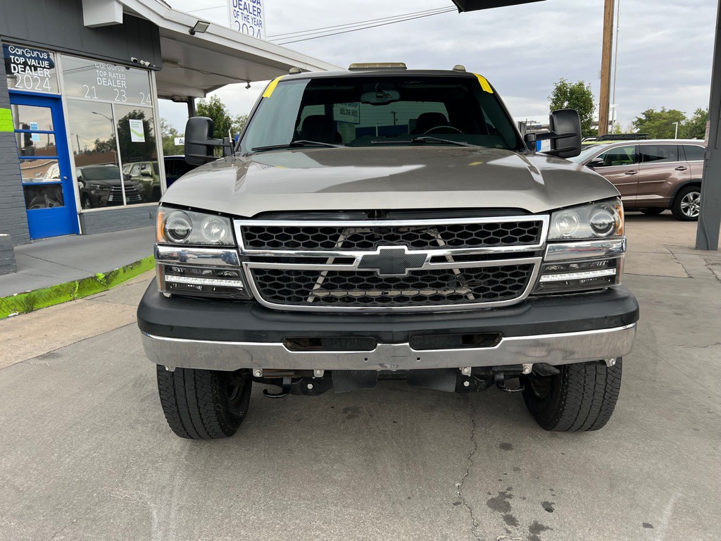 2003 Chevrolet Silverado 1500 Image 2