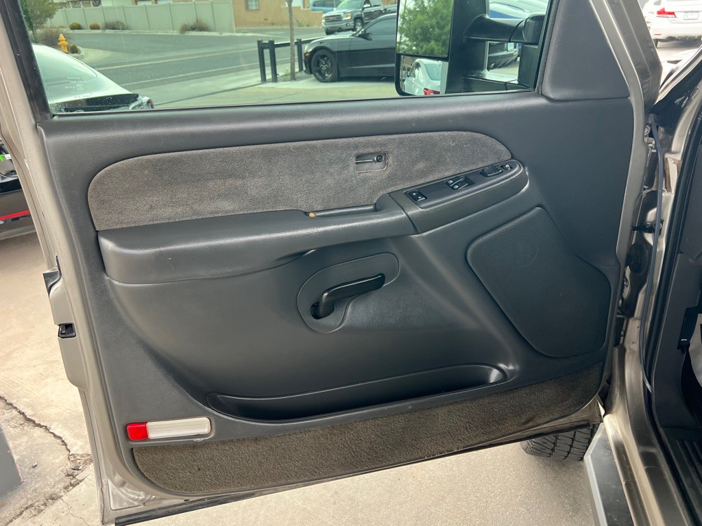 2003 Chevrolet Silverado 1500 Image 10