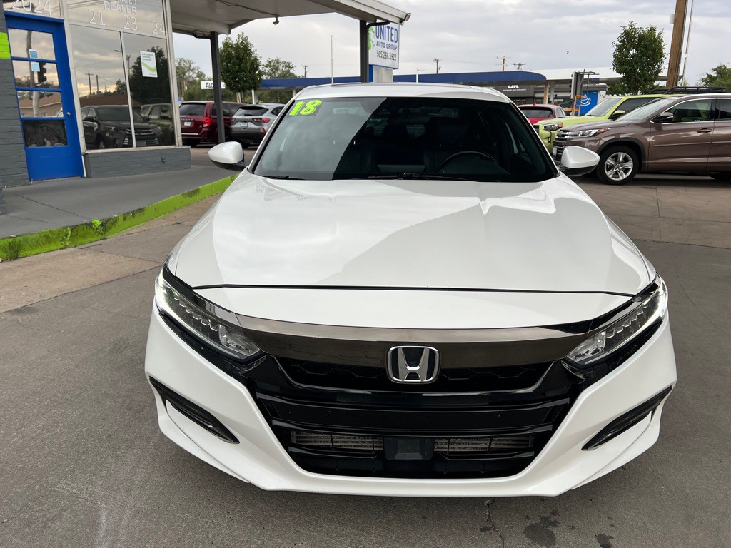 2018 Honda Accord Image 2