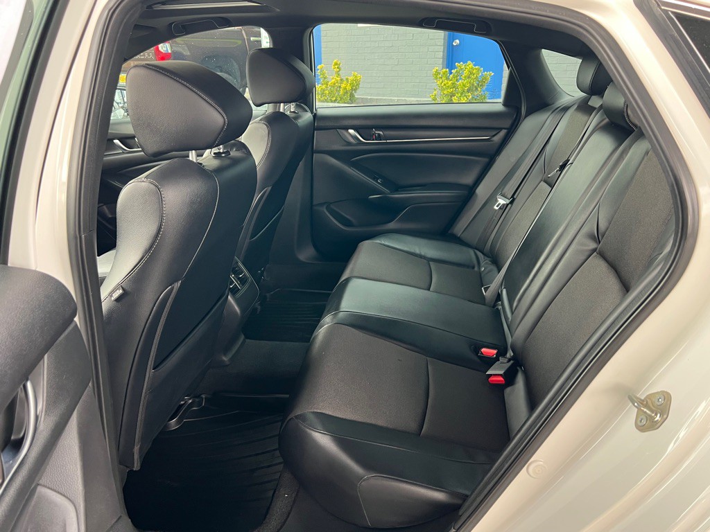2018 Honda Accord Image 13