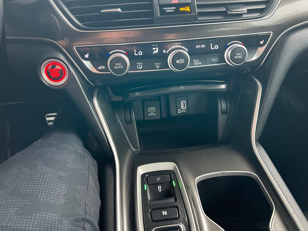 2018 Honda Accord Image 16
