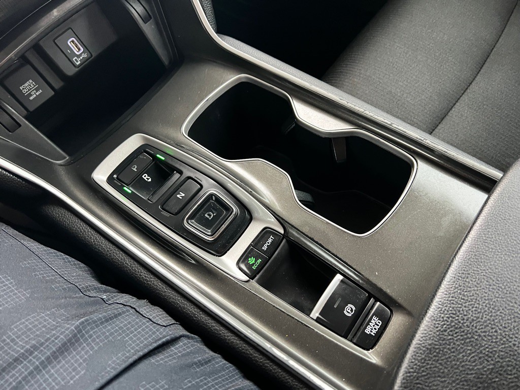 2018 Honda Accord Image 17