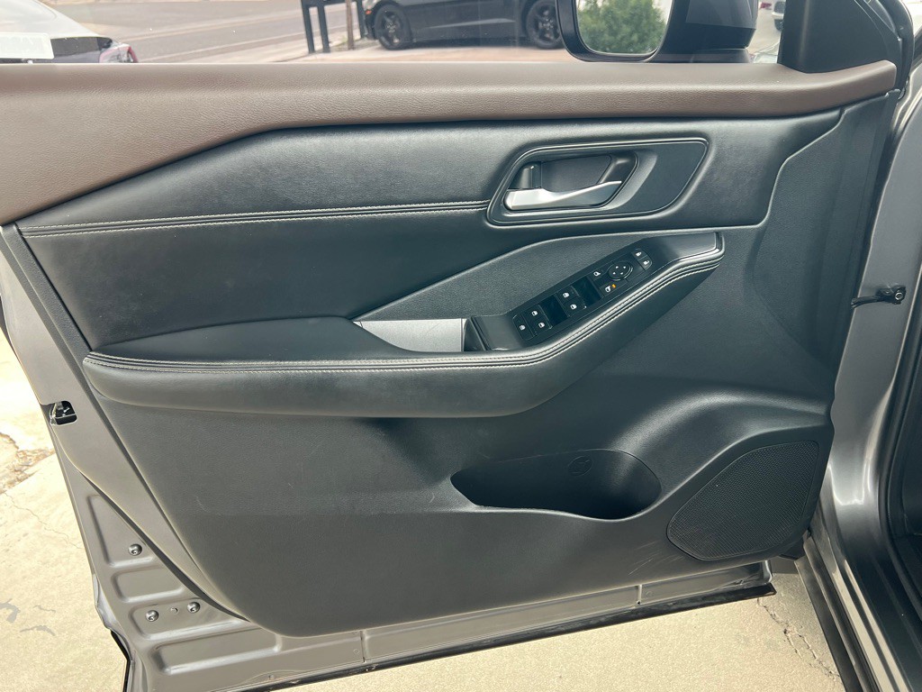 2022 Nissan Rogue Image 10