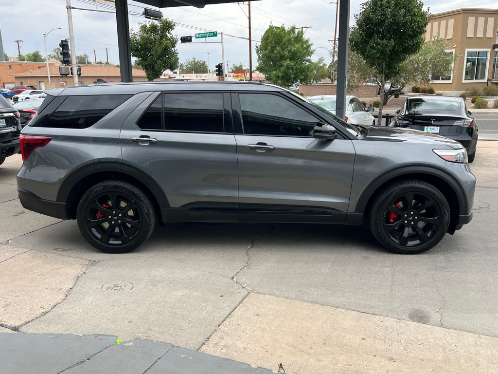 2022 Ford Explorer Image 4