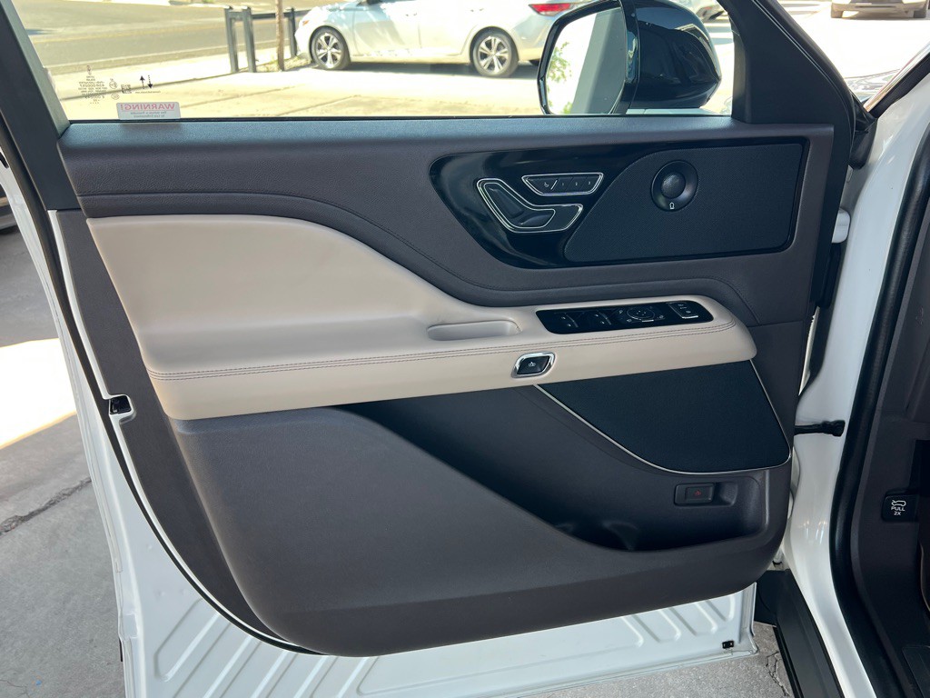 2022 Lincoln Aviator Image 10