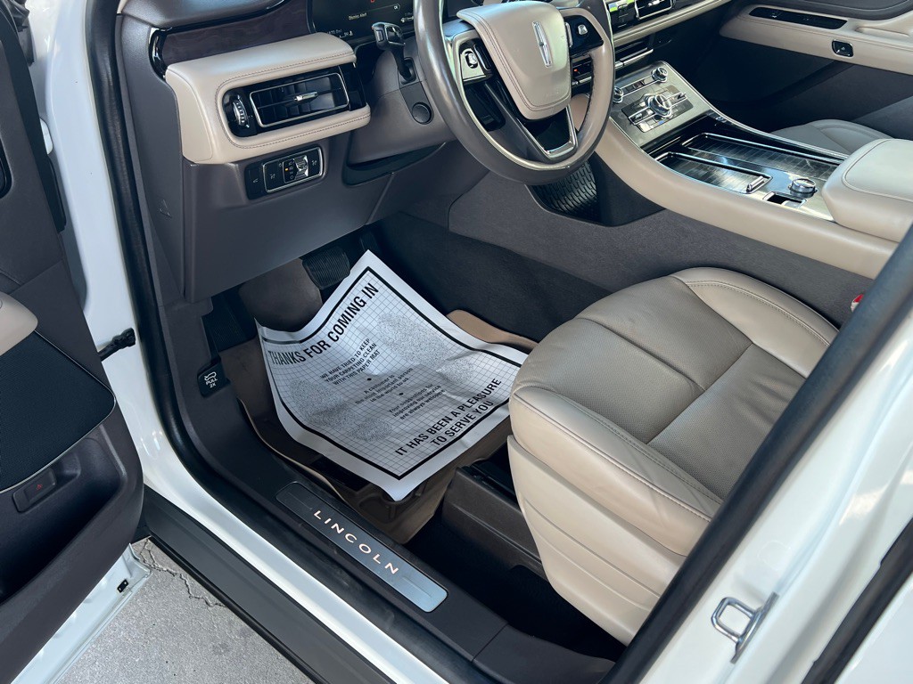 2022 Lincoln Aviator Image 11