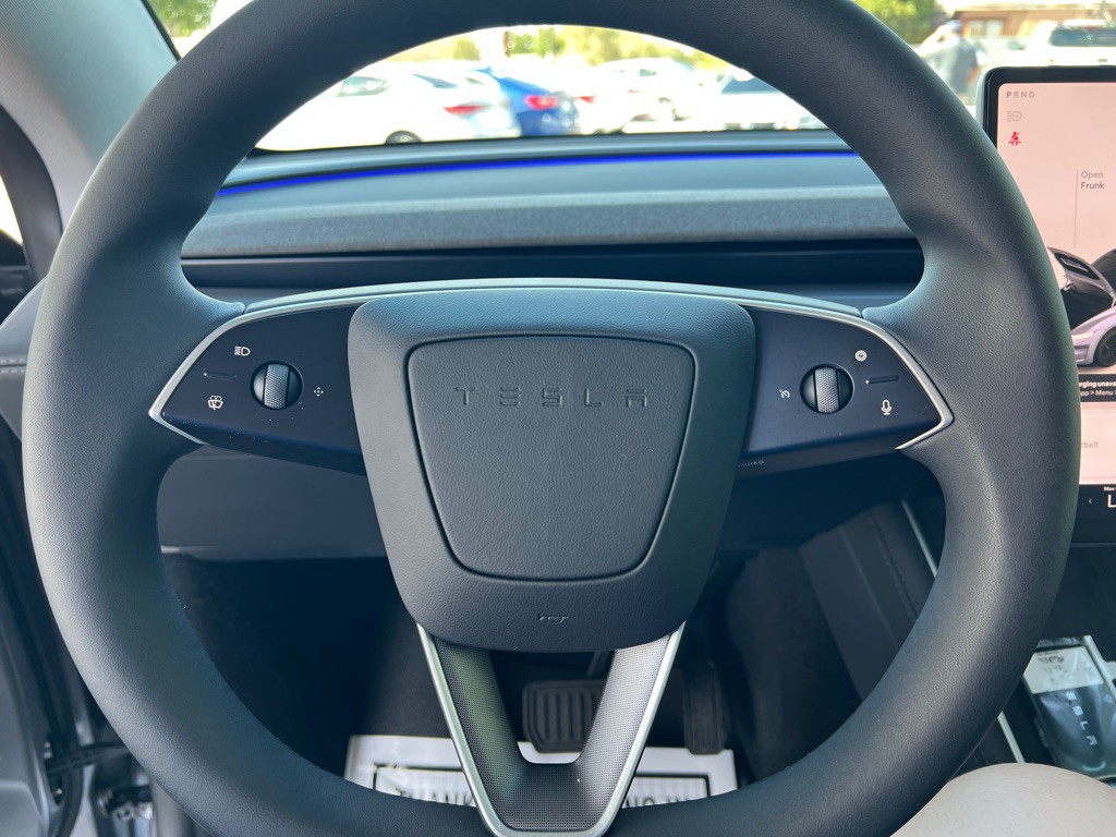 2026 Tesla Model Y Image 17