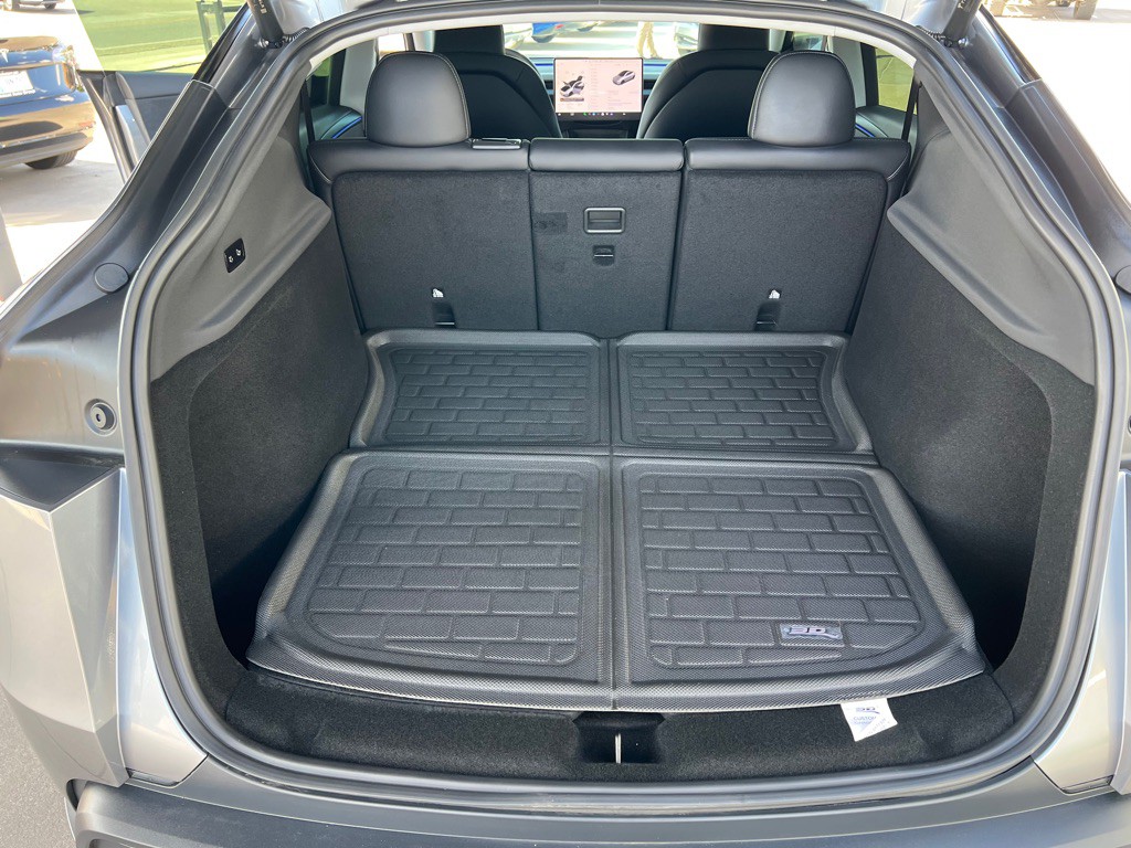 2026 Tesla Model Y Image 20