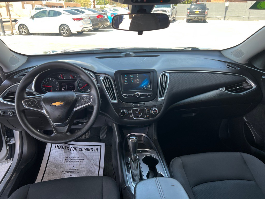 2018 Chevrolet Malibu Image 9