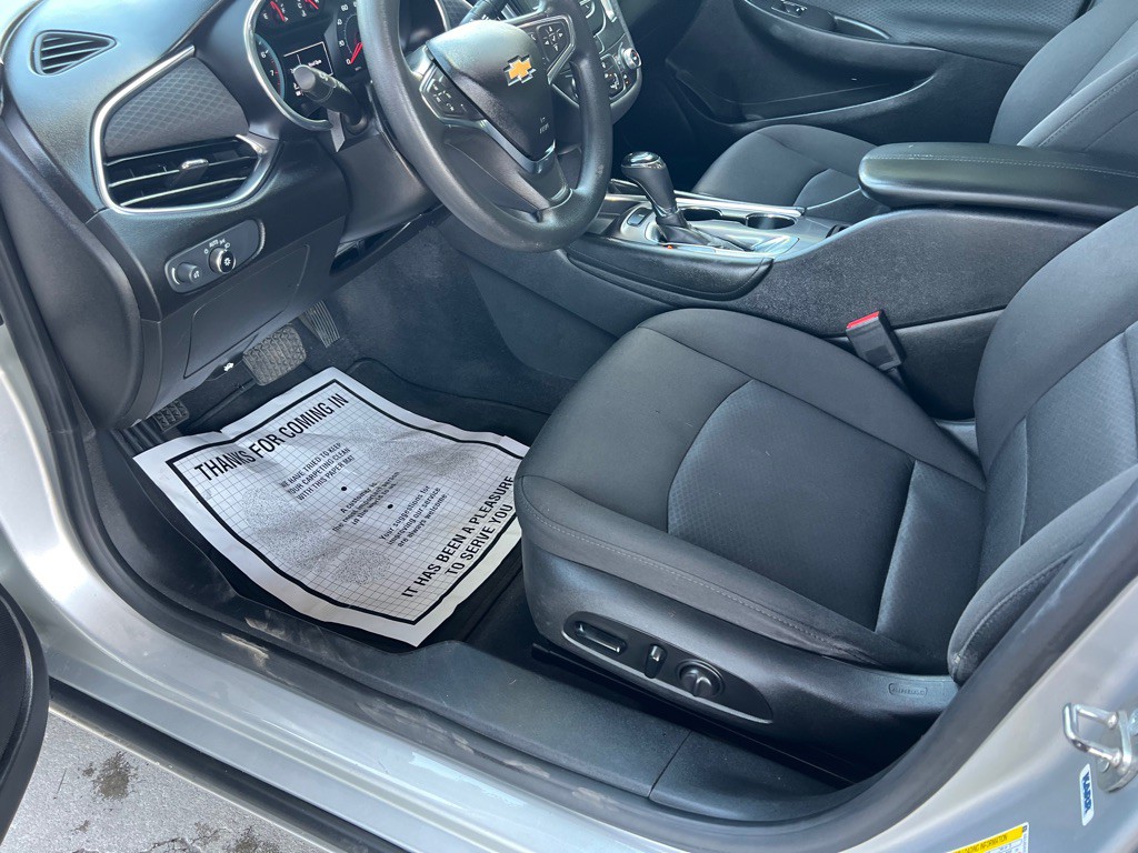 2018 Chevrolet Malibu Image 11