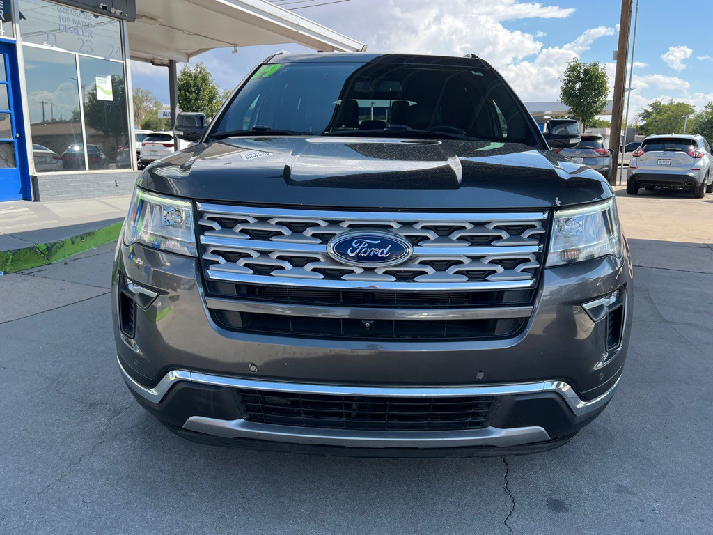 2019 Ford Explorer Image 2