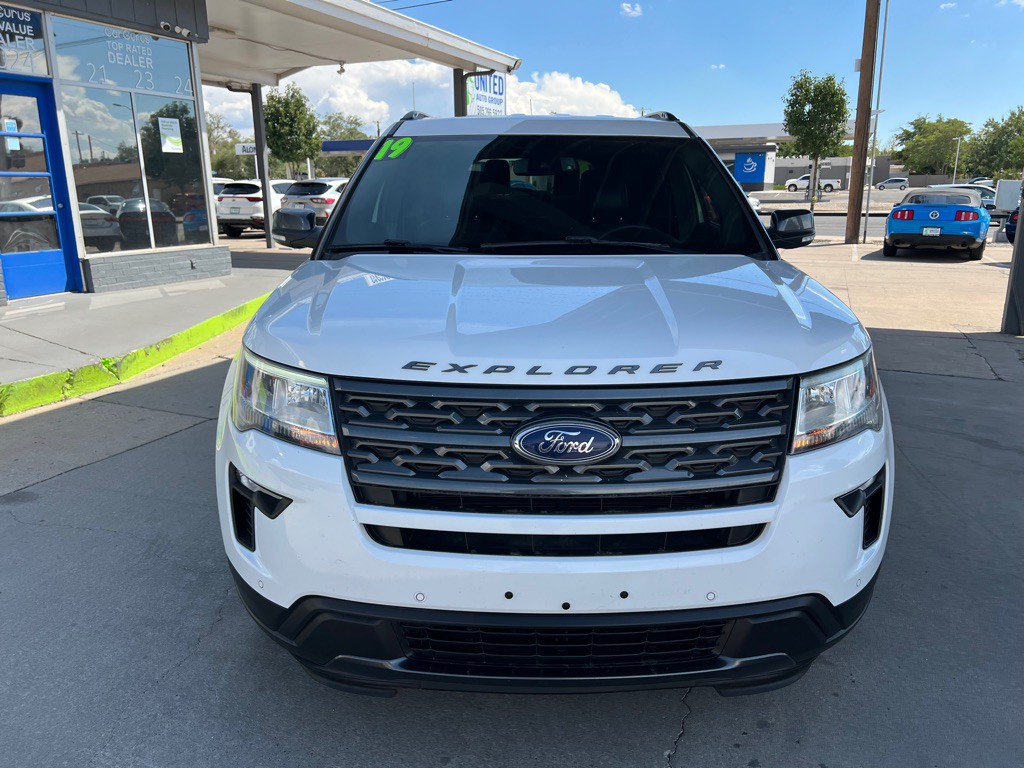 2019 Ford Explorer Image 2