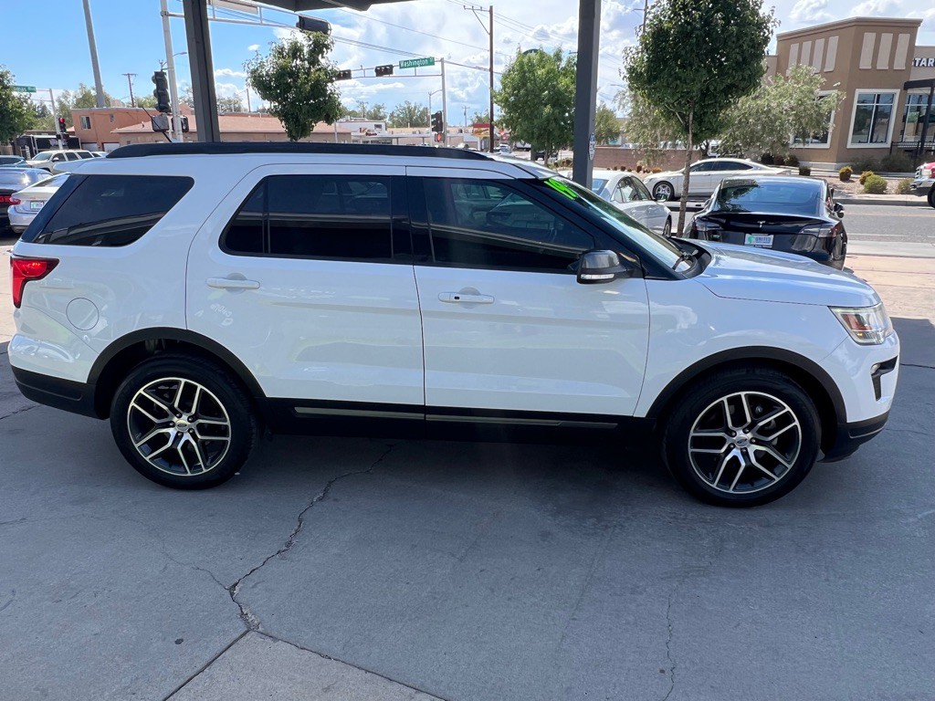 2019 Ford Explorer Image 4