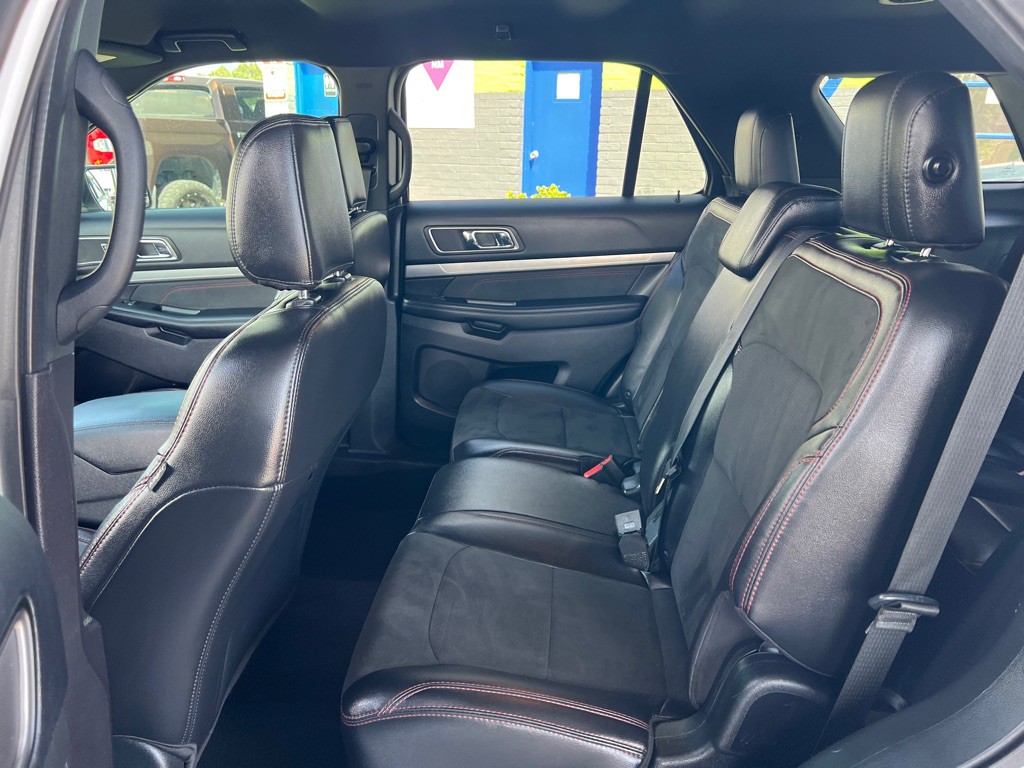 2019 Ford Explorer Image 13
