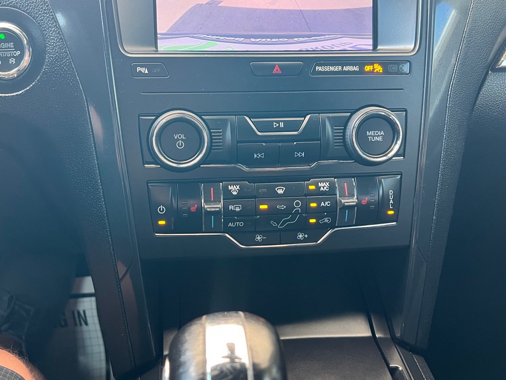 2019 Ford Explorer Image 18