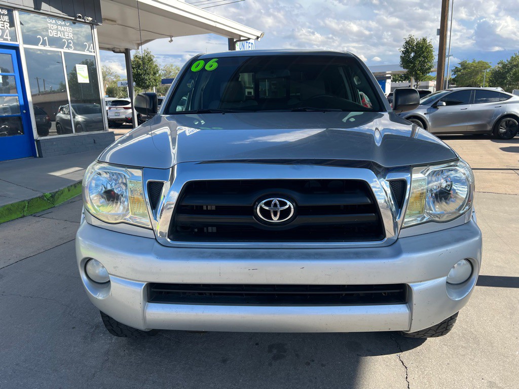 2006 Toyota Tacoma Image 2