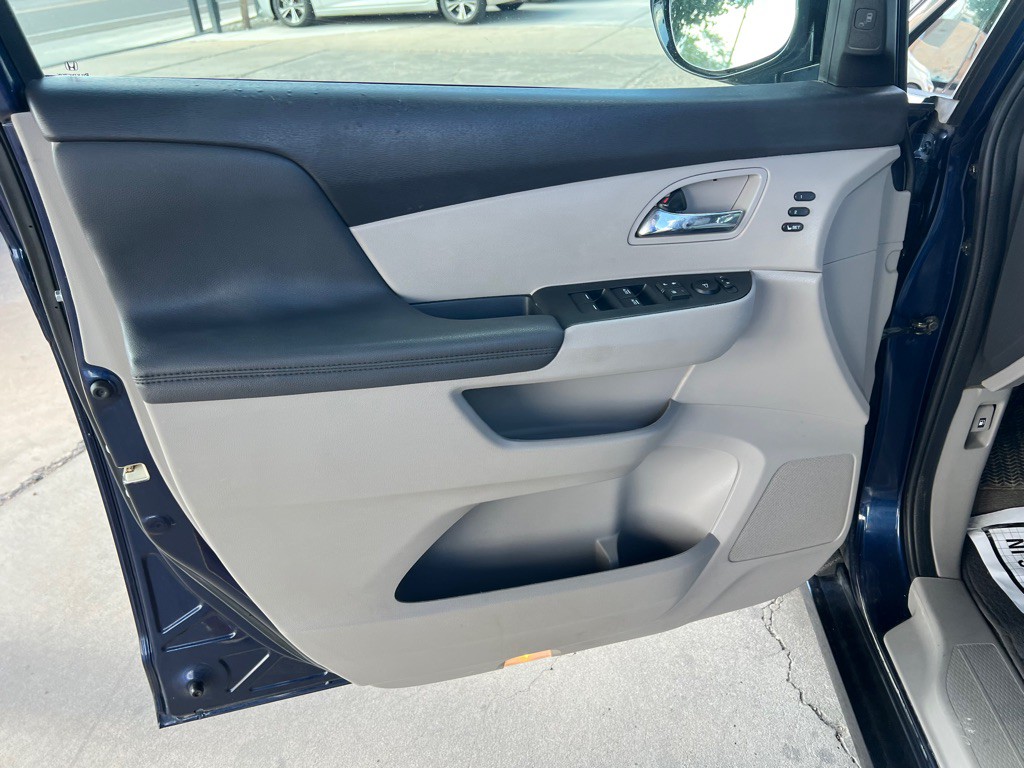2015 Honda Odyssey Image 10