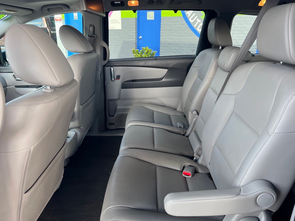 2015 Honda Odyssey Image 13