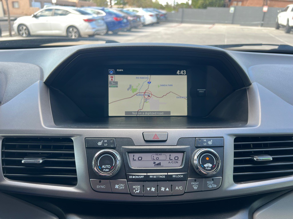 2015 Honda Odyssey Image 16