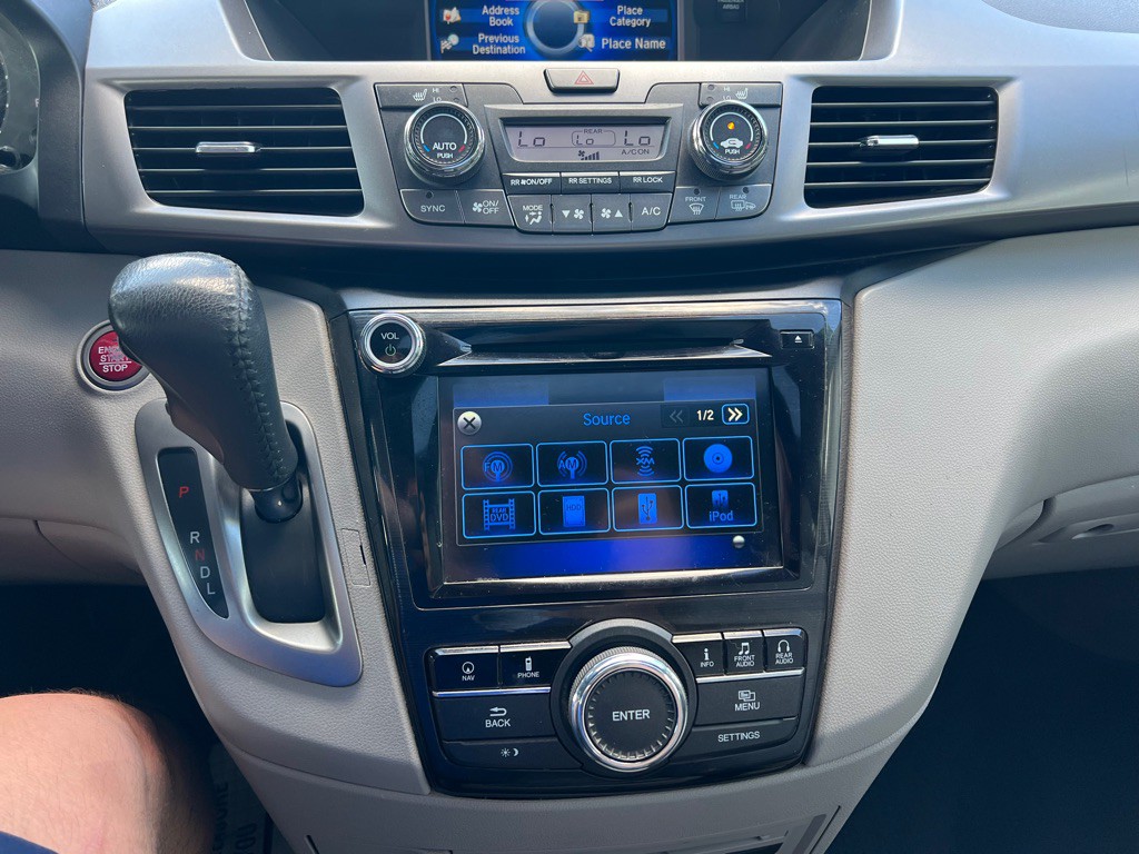 2015 Honda Odyssey Image 18