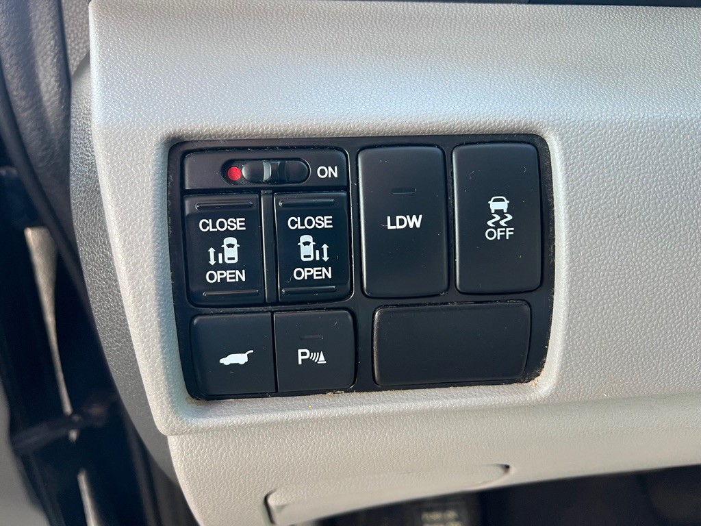 2015 Honda Odyssey Image 24