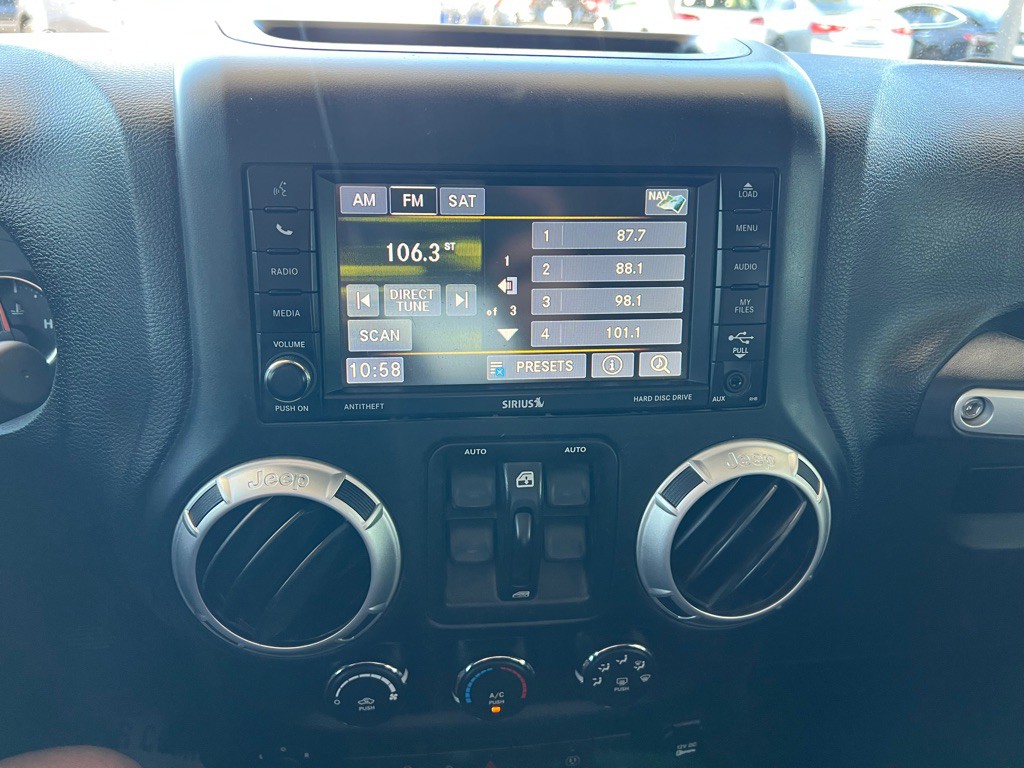 2015 Jeep Wrangler Unlimited Image 15