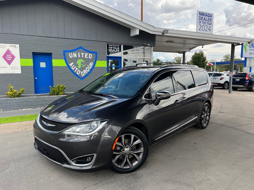 2019 Chrysler Pacifica Image 1