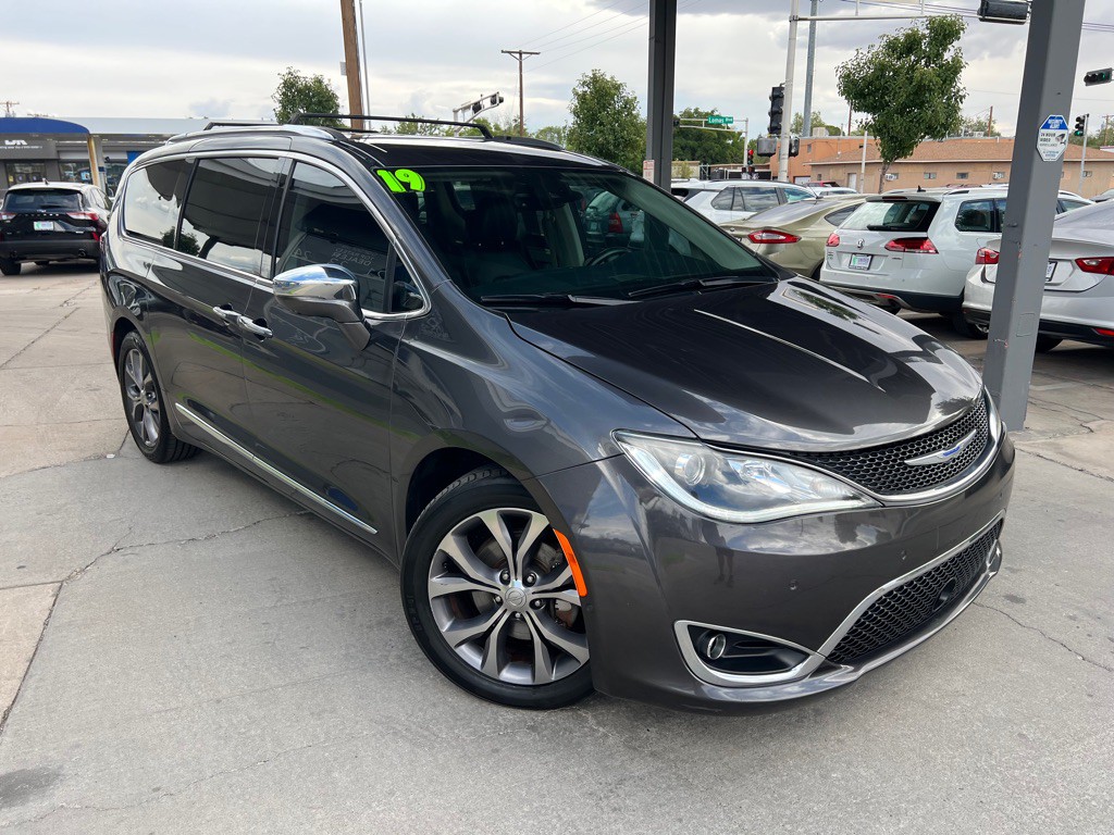 2019 Chrysler Pacifica Image 3