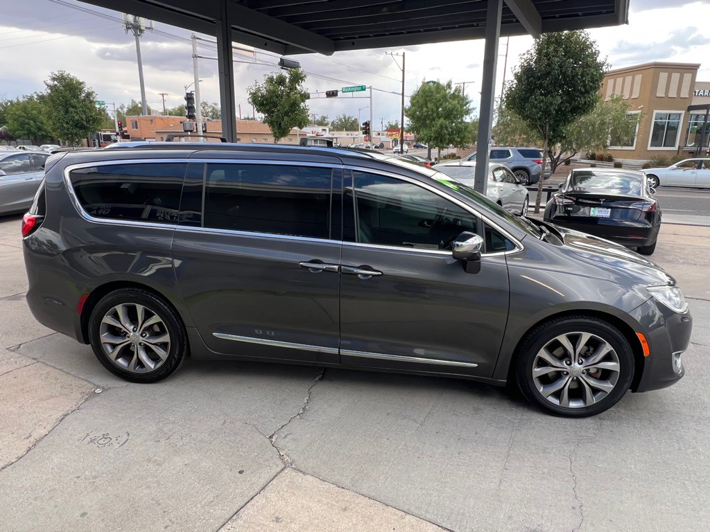 2019 Chrysler Pacifica Image 4