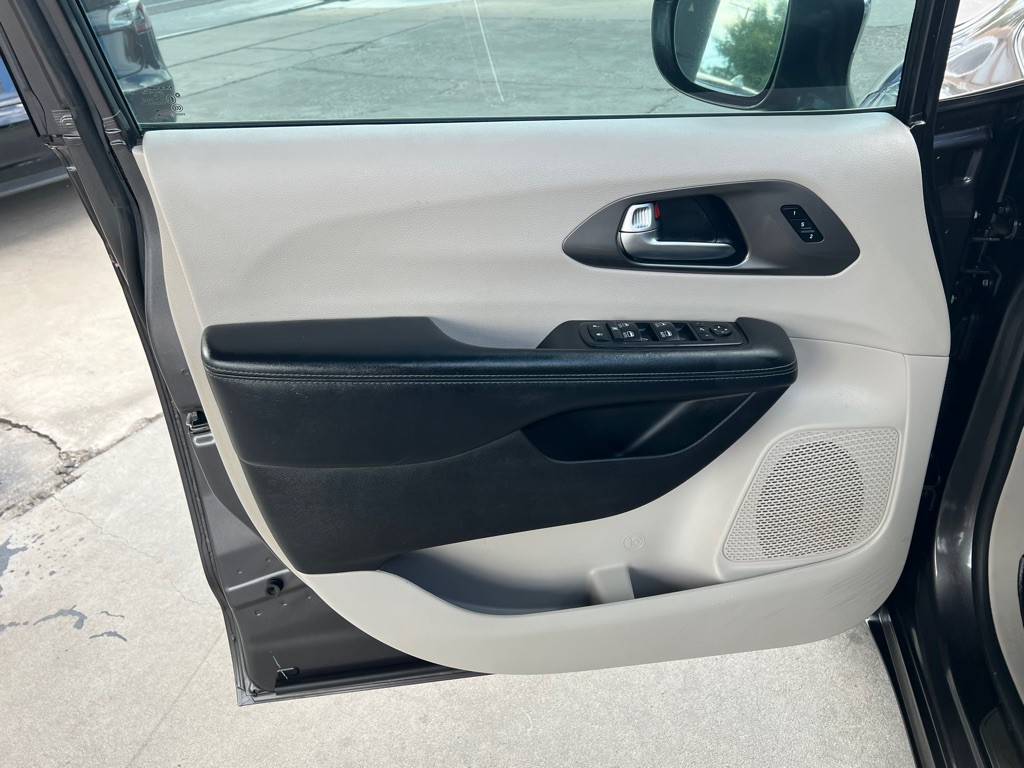 2019 Chrysler Pacifica Image 10