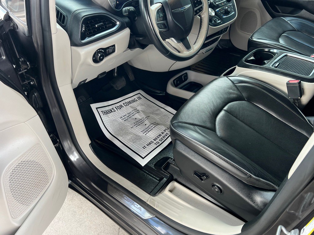 2019 Chrysler Pacifica Image 11