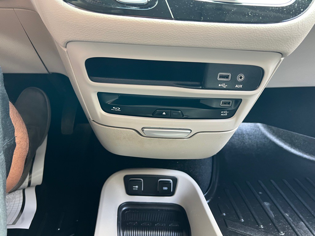 2019 Chrysler Pacifica Image 17
