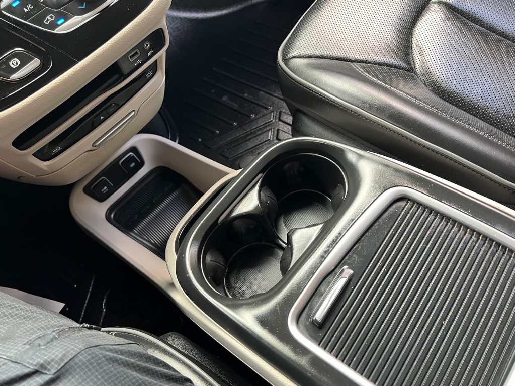 2019 Chrysler Pacifica Image 18