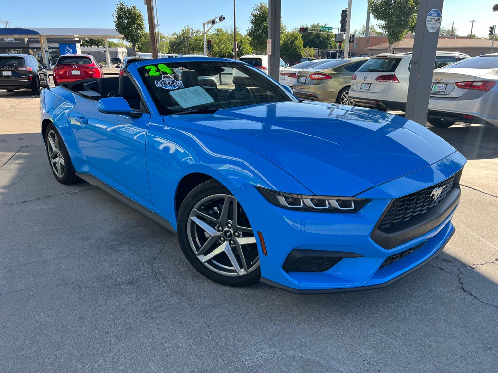 2024 Ford Mustang Image 3