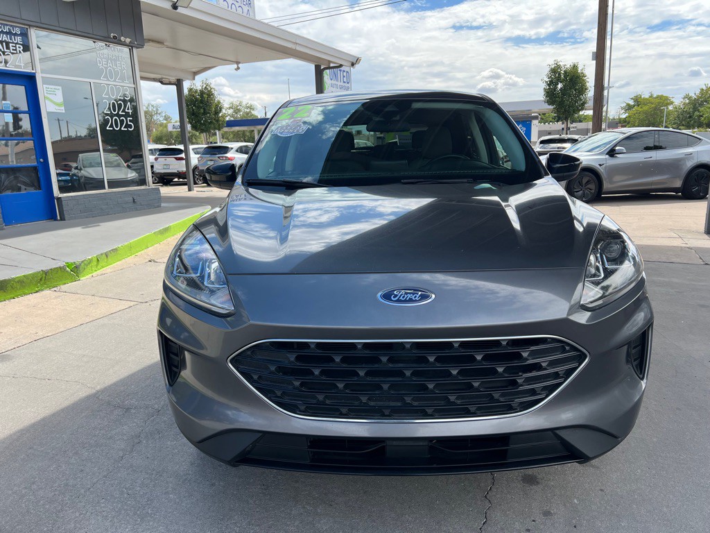 2022 Ford Escape Image 2