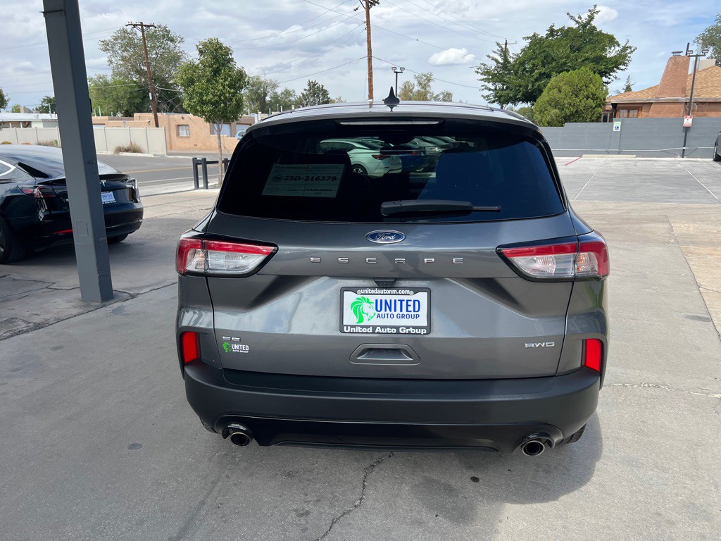 2022 Ford Escape Image 6