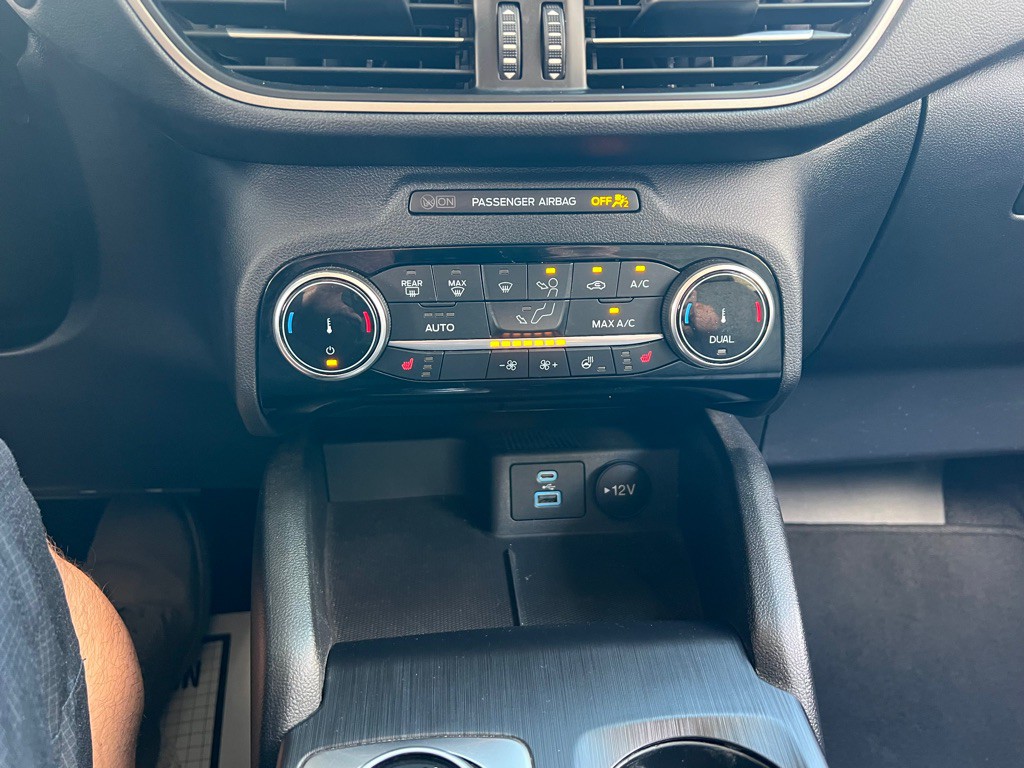 2022 Ford Escape Image 16