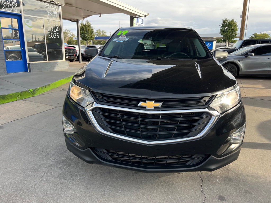 2019 Chevrolet Equinox Image 2