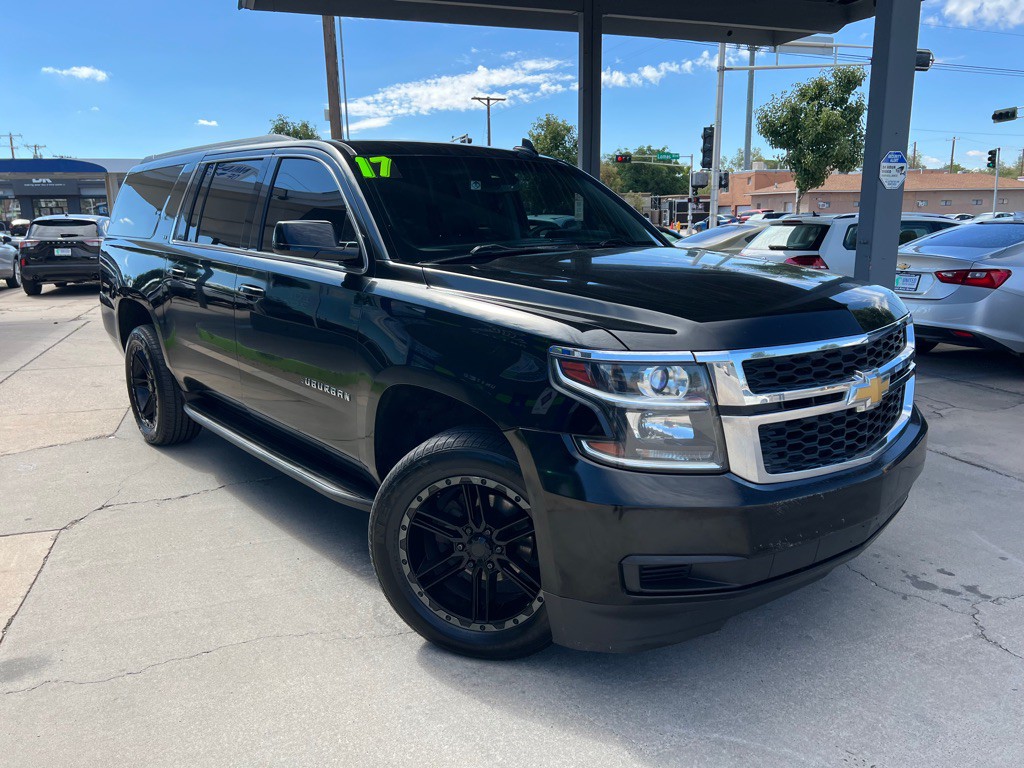 2017 Chevrolet Suburban Image 3
