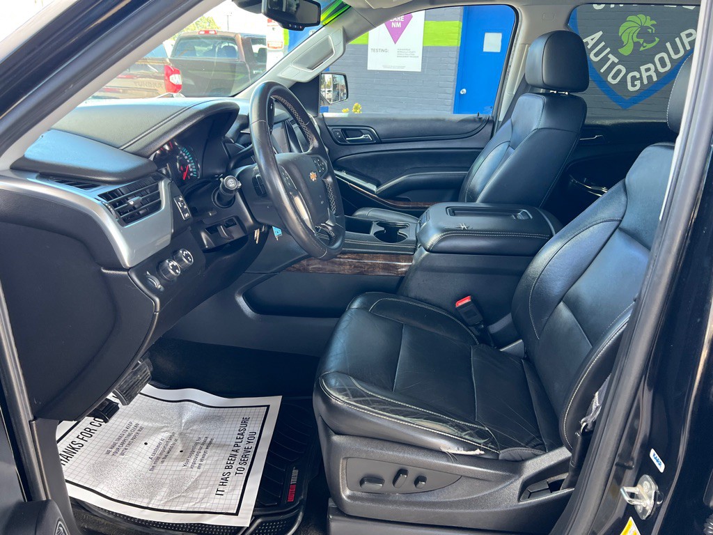 2017 Chevrolet Suburban Image 12