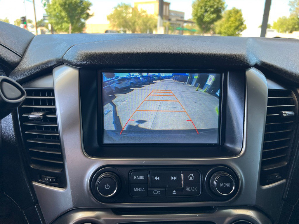 2017 Chevrolet Suburban Image 17