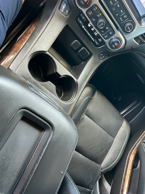 2017 Chevrolet Suburban Image 19