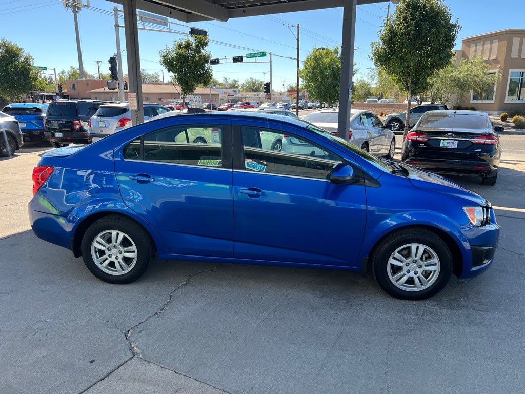 2016 Chevrolet Sonic Image 4