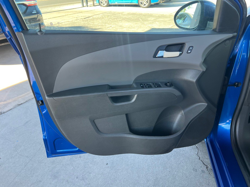 2016 Chevrolet Sonic Image 10