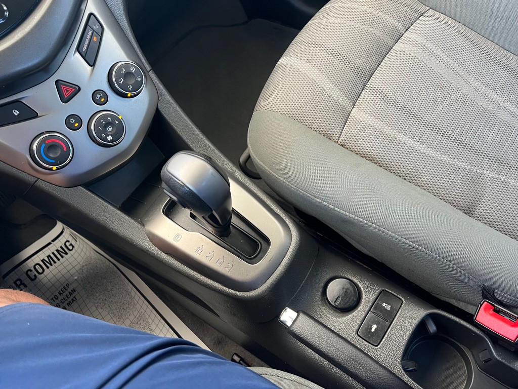 2016 Chevrolet Sonic Image 16
